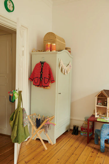 Drying Rack with Hangers & Wooden Pegs